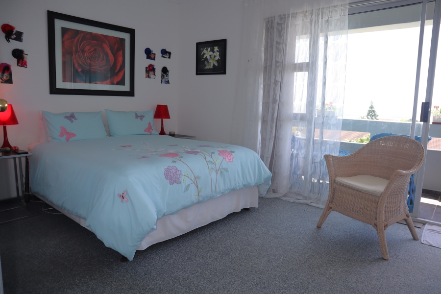 To Let 3 Bedroom Property for Rent in Wavecrest Eastern Cape